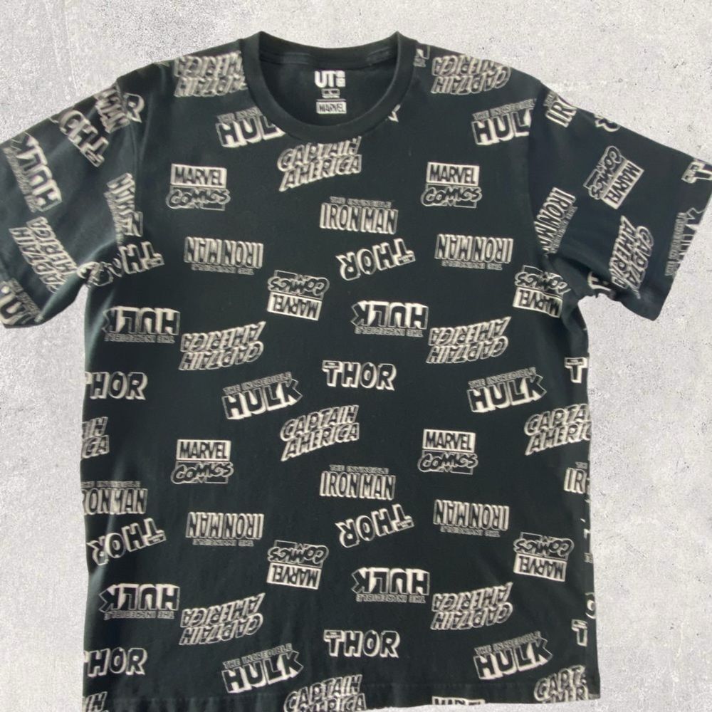 Marvel Comics T-Shirt - Men’s Size Large